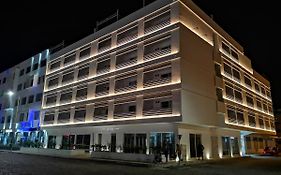 Oasis White Hotel